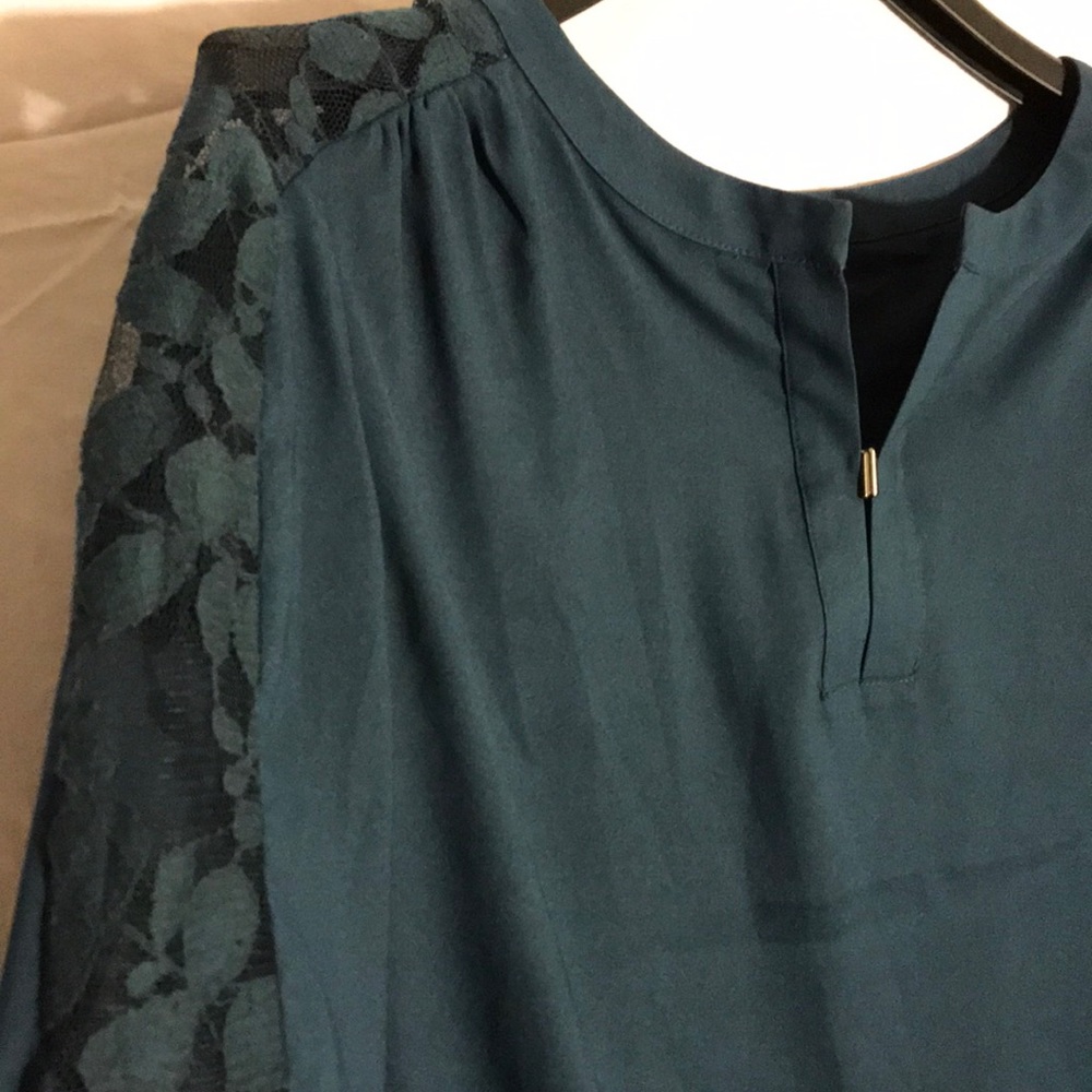 Ann Taylor Blouse w/ Lace Details - Picture 3 of 4